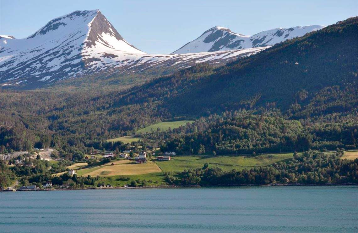 Fiordos Noruega
 - Marcelo Mering